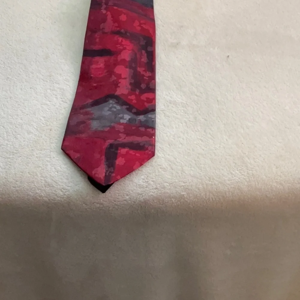 Red and Black Artistic Silk Tie